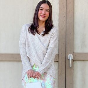 🎉HP🎉Oatmeal Crisscross Knit Sweater